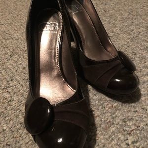 New, never worn.  BEAUTIFUL dress pumps